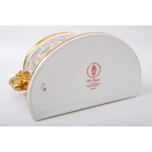 92 - Royal Crown Derby - Old Imari Pattern - A vintage 20th century fine bone china Old Imari Royal Crown... 