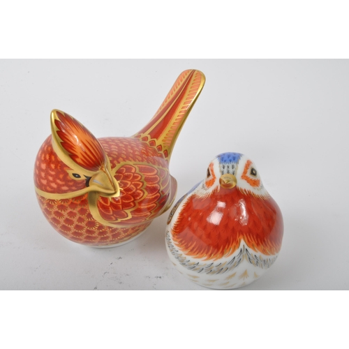 94 - Royal Crown Derby -  Red Cardinal & Anniversary Robin 2009 exc. - Two vintage 20th century Royal Cro... 