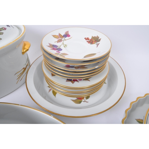 97 - Royal Worcester - Evesham - A vintage 20th century Royal Worcester bone china tea and dinner service... 