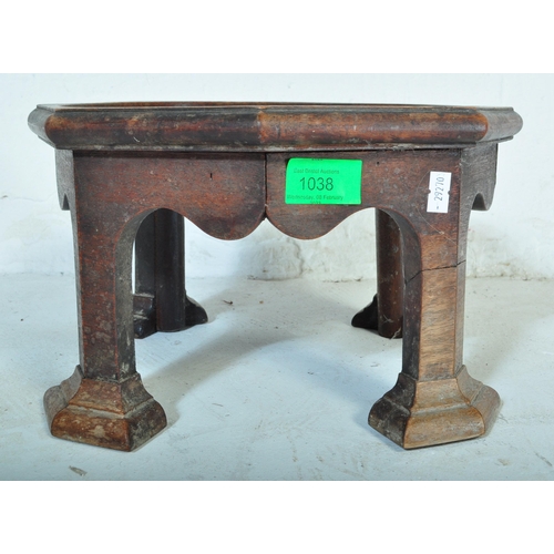 1038 - A Victorian 19th Century Arts & Craft table top plant stand. Of circular mahogany construction with ... 