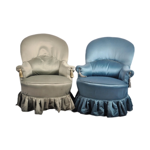 629 - A matching pair of early 20th Century French salon chairs / bedroom arm chairs. Each chair with arch... 