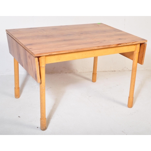 638 - Vico Magistretti for Habitat - Retro vintage mid 20th Century dining table with turned legs with lat... 