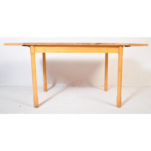 638 - Vico Magistretti for Habitat - Retro vintage mid 20th Century dining table with turned legs with lat... 