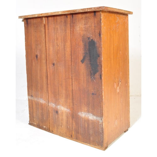925 - A Victorian 19th century pine single door cupboard with white pull handle. Measures approx; 84cm x 7... 
