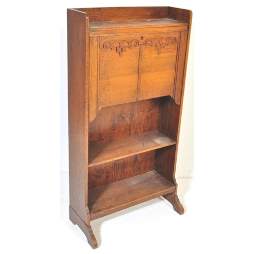 998 - A vintage early 20th Century Arts & Craft circa 1930s oak bureau student bookcase. Of rectangular fo... 