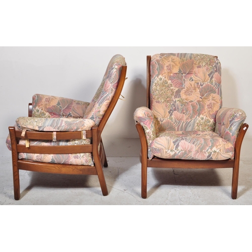607 - A late 20th century retro Ercol Renaissance model living room three piece suite. The lot to include ... 