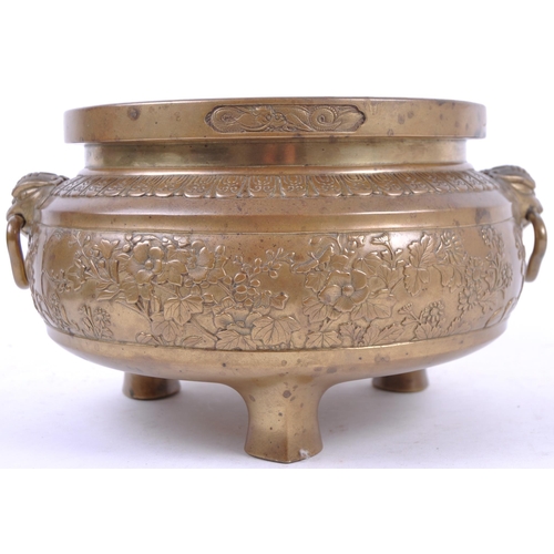 1 - A large 19th Century Chinese bronze Oriental temple size prayer bowl censer ding. Relief cast decora... 