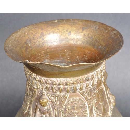 134 - An 18th Century Chinese bronze vase having relief decoration depicting multiple Buddha with repeatin... 