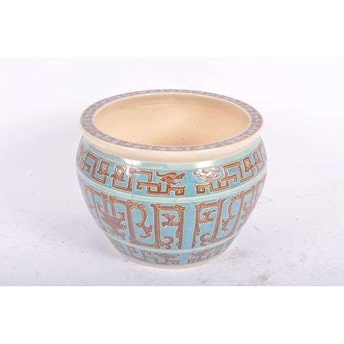 139 - An early 20th Century Chinese Republic period Oriental large porcelain planter bowl jardinière / fis... 