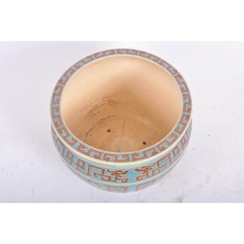 139 - An early 20th Century Chinese Republic period Oriental large porcelain planter bowl jardinière / fis... 