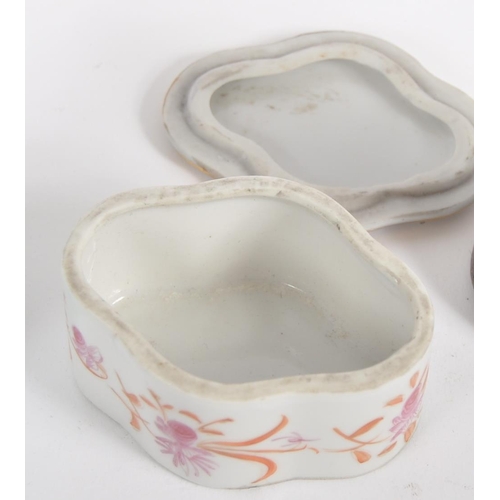 180 - A mixed collection of 18th, 19th and 20th century Indian and Chinese curiosities. To include a Tibet... 