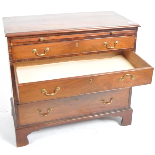 115 - An 18th Century George III mahogany bachelors chest of drawers. Walnut crossbanded top with a gradua... 