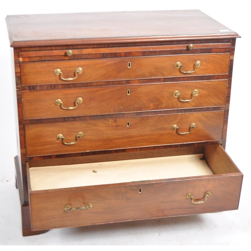 115 - An 18th Century George III mahogany bachelors chest of drawers. Walnut crossbanded top with a gradua... 