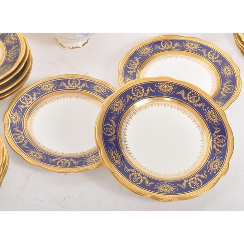 139 - An early 19th Century George III Coalport 35 x piece porcelain tea service comprising saucers, side ... 