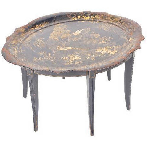 371 - An early 19th Century Regency painted Chinoiserie Japanned toleware tray of oval form having a serpe... 