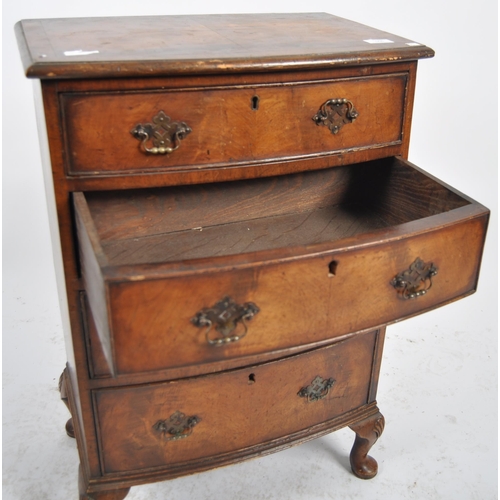 556 - An 18th Century George III and later bow fronted chest of drawers of small proportions. The bachelor... 