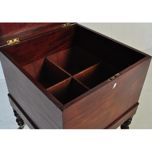 572 - An 18th Century George II mahogany cellarette wine cooler champagne bottle box. Square form with hin... 