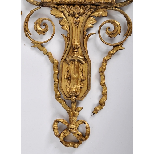 604 - A 19th century Victorian in the style of Robert Adam giltwood mirror. Of neoclassical style with a s... 