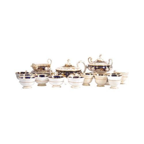 611 - A 19th Century English tea service set in the manner of Worcester. Comprises teapot, lidded sugar bo... 