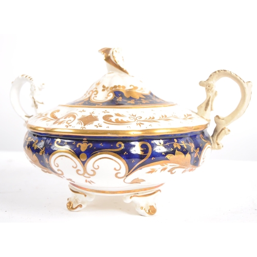 611 - A 19th Century English tea service set in the manner of Worcester. Comprises teapot, lidded sugar bo... 