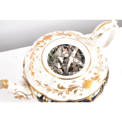 611 - A 19th Century English tea service set in the manner of Worcester. Comprises teapot, lidded sugar bo... 