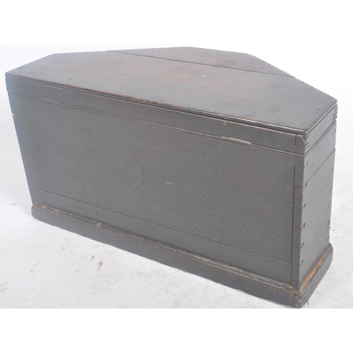 70 - An 18th Century George III military campaign tricorn hat box. Oak in construction with pointed front... 