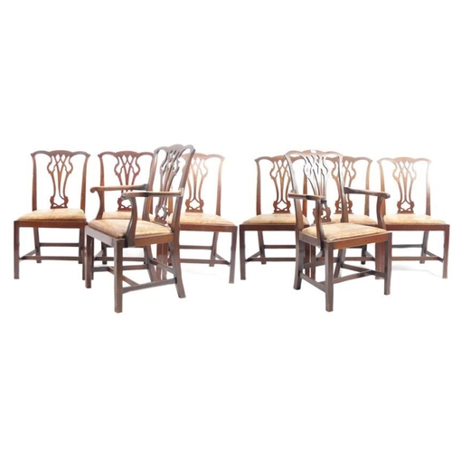 700 - A 19th century mahogany Chippendale manner set of 8 chairs comprising of 2 carvers and 6 chairs. Cha... 