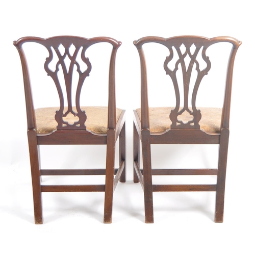 700 - A 19th century mahogany Chippendale manner set of 8 chairs comprising of 2 carvers and 6 chairs. Cha... 