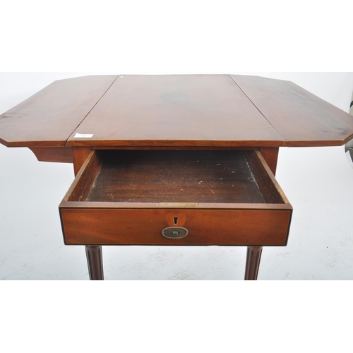 92 - A 19th Century George III mahogany & walnut crossbanded Pembroke table / dining table. Rectangular f... 