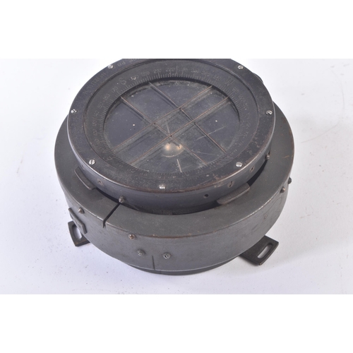 119 - An original WWII Second World War RAF Royal Air Force / Air Ministry issued P8 compass (as used in S... 