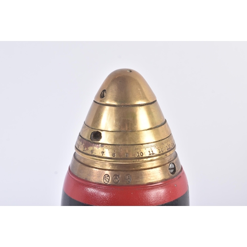 129 - An original WWI First World War British 18 Pounder MK IV Artillery ( inert ) shrapnel shell. The pro... 