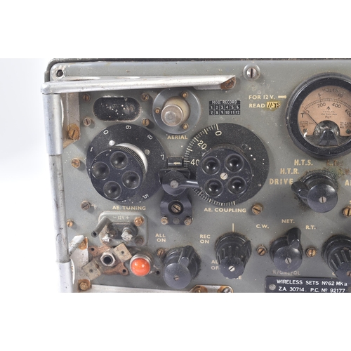 131 - A post WWII Second World War British Army portable / mobile transceiver set No. 62 MKII. Various dia... 