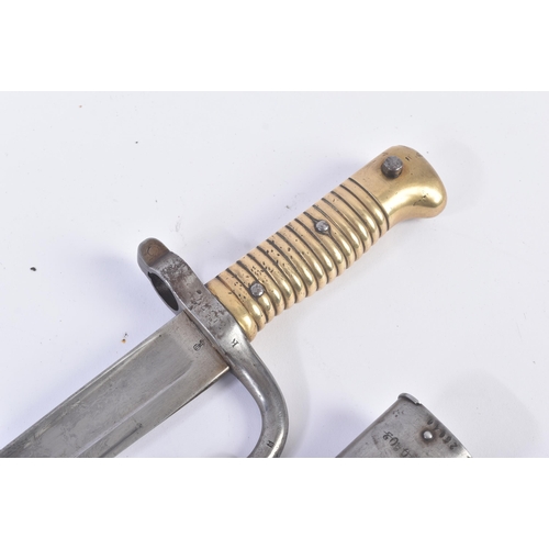 138 - A 19th Century French 1866 pattern ' Chassepot ' rifle bayonet. The bayonet having ribbed brass hilt... 