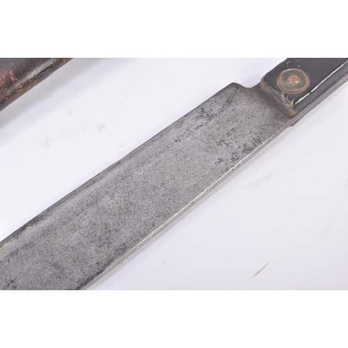 264 - A WWII Second World War British Army Galok / Machete bush knife. The machete having a wooden grip (w... 