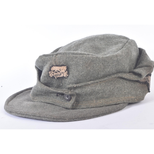 330 - A WWII Second World War Third Reich Nazi German Waffen SS M43 Overseas Fieldcap. Khaki / field grey ... 