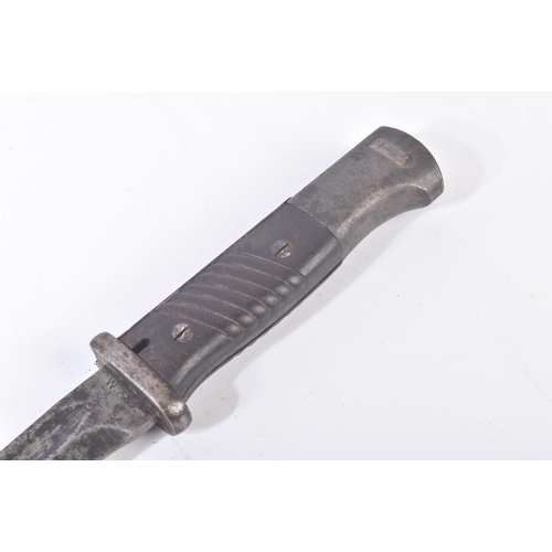 333 - An original WWII Second World War Third Reich Nazi German K98 rifle bayonet. The bayonet with hooked... 