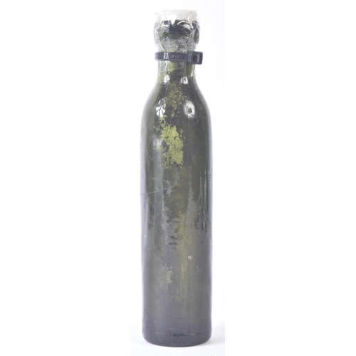 337 - A WWI First World War Imperial German Empire ' Clark D ' gas bottle along with two laminated sheets ... 