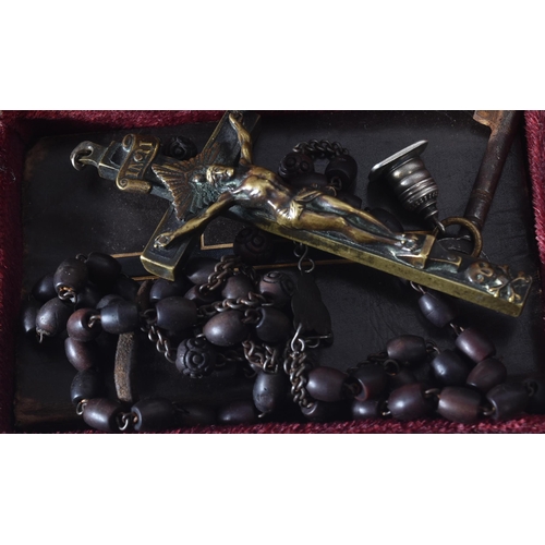 400 - Vampire Defence Kit - Victorian manner composed Vampire Defence Kit, originally believed to be from ... 