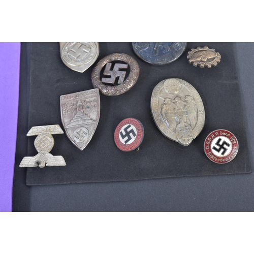 422 - A collection of assorted WWII Second World War Third Reich Nazi German badges, stick pins / lapel pi... 