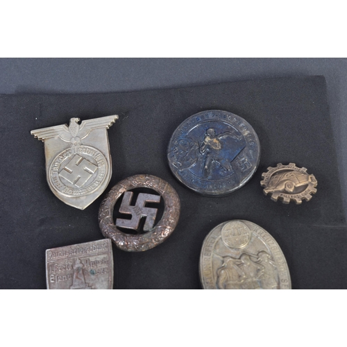 422 - A collection of assorted WWII Second World War Third Reich Nazi German badges, stick pins / lapel pi... 