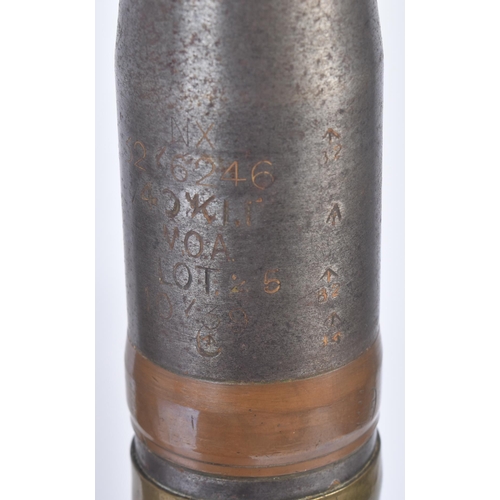 471 - A WWII Second World War British 40mm Bofors artillery shell dated 1940 with projectile head and fuse... 