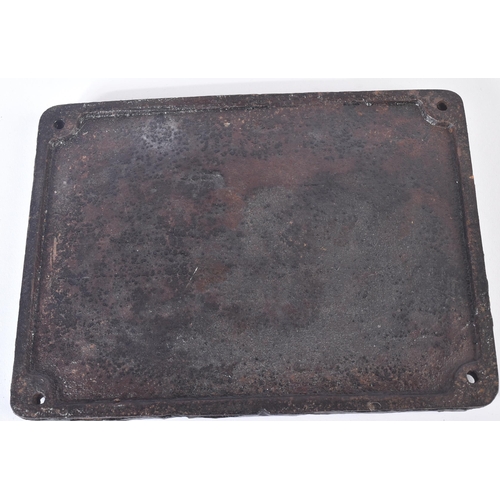 477 - Railwayana - a 20th Century cast iron wagon / bridge plate. Raised lettering, 31' - 8 5/8' - S 12T. ... 