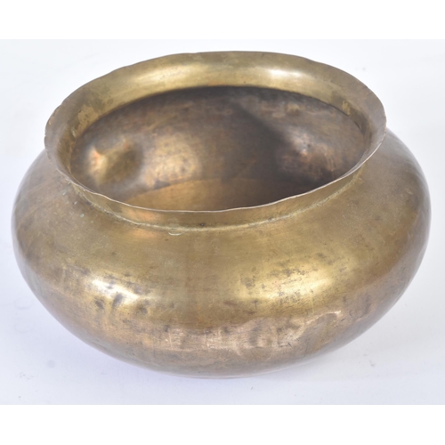 501 - Mahatma Gandhi (1869-1948) - a collection of Gandhi's personally owned and used food bowls and charg... 