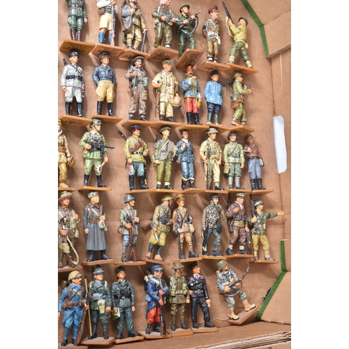 95 - A large collection of assorted Del Prado ' Men At War ' model figures / figurines with accompanying ... 