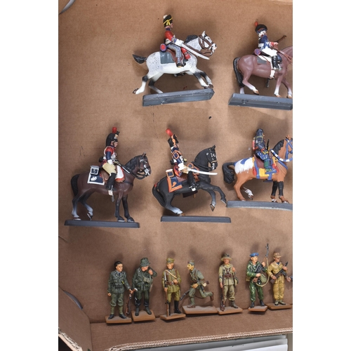 95 - A large collection of assorted Del Prado ' Men At War ' model figures / figurines with accompanying ... 