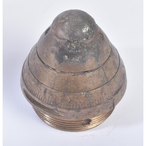 99 - A WWI First World War British 18 Pounder Artillery shell case and projectile. The shell case dated 1... 