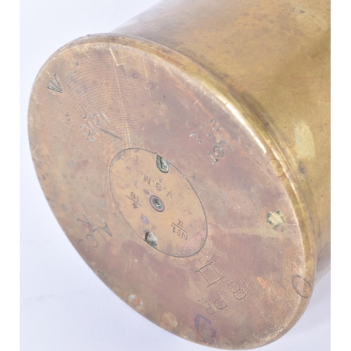 99 - A WWI First World War British 18 Pounder Artillery shell case and projectile. The shell case dated 1... 