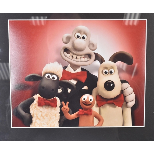 25 - Wallace & Gromit / Shaun The Sheep - Nick Park (creator) - sketch of Shaun in black ink, signed. Und... 