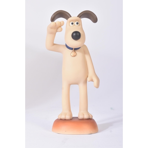 79 - Wallace & Gromit - Robert Harrop - WG05 ' Gromit - The Kennel Club - Good Citizen Dog Scheme '. Limi... 