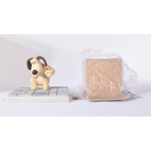 82 - Wallace & Gromit - Robert Harrop - WG11 ' Gromit Meatabix - The Wrong Trousers '. Limited to 750. Hi... 